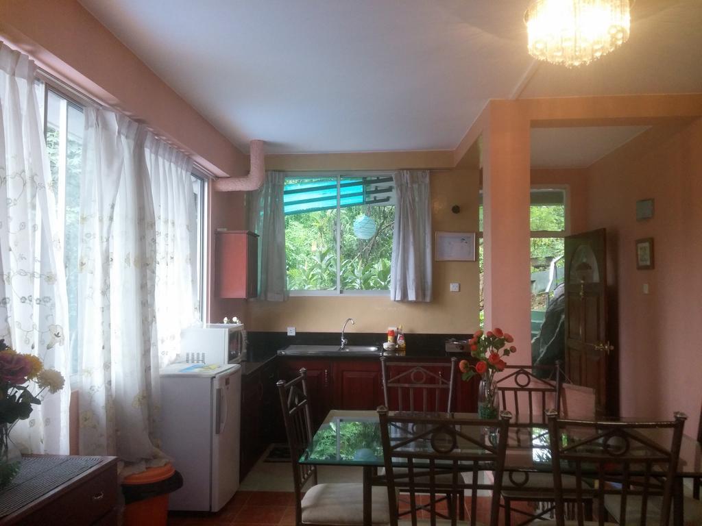 Days Inn Канди Екстериор снимка